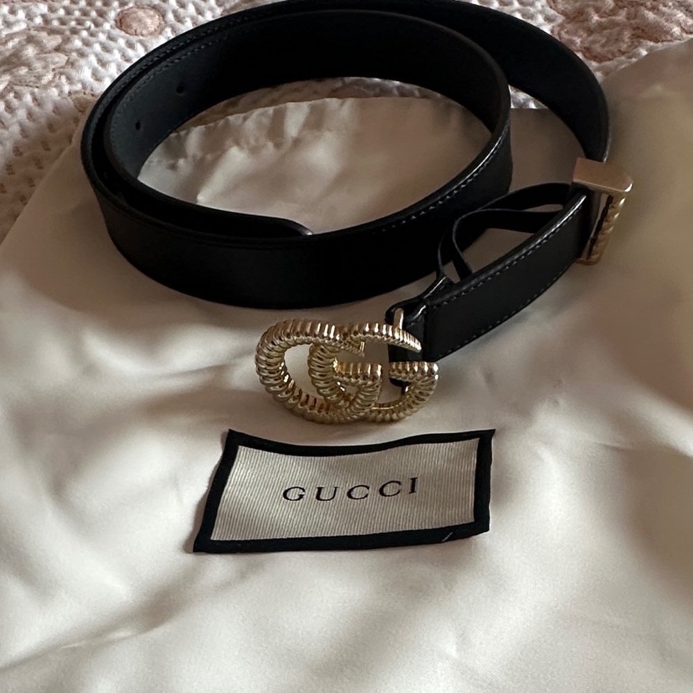 Gucci Black Belt 75 with Gold torchon GG Buckle - Like New with box and dustbag